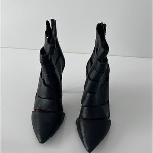 Vine Camuto cutout ankle bootie